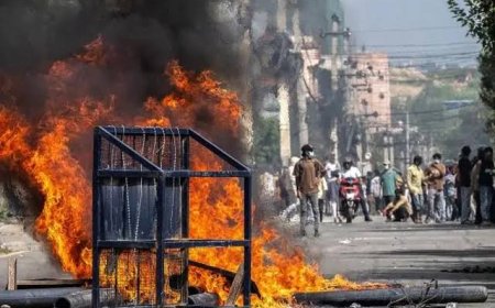 నిప్పులా మంటలేస్తున్న నేపాల్ – హింస, కర్ప్యూ, ఖైదీల పారిపోవడం