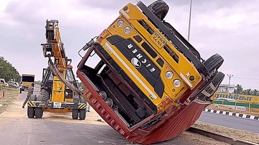 నెల్లూరు జిల్లాలో కారుoపొడి లారీ ప్రమాదం – ప్రయాణికులకు తీవ్ర ఇబ్బందులు