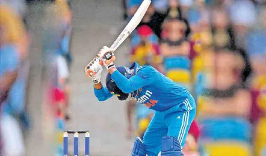 తొలి వన్డేలో భారత్ పరాజయం.. కంగారూల దూకుడు మ్యాచ్‌ను చేజిక్కించుకుంది!