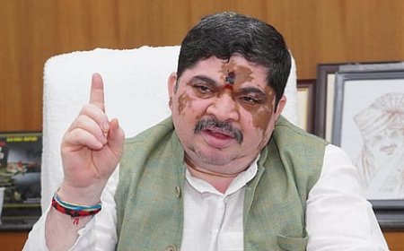 ఉచిత మహిళ చీరలు ప్రారంభించిన మంత్రి పొన్నాం ప్రభాకర్.