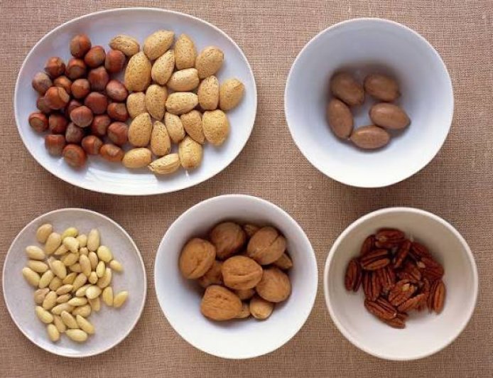 రోజూ నట్స్ తింటే పేగుల ఆరోగ్యం మెరుగవుతుంది: వైద్యుల సూచనలు