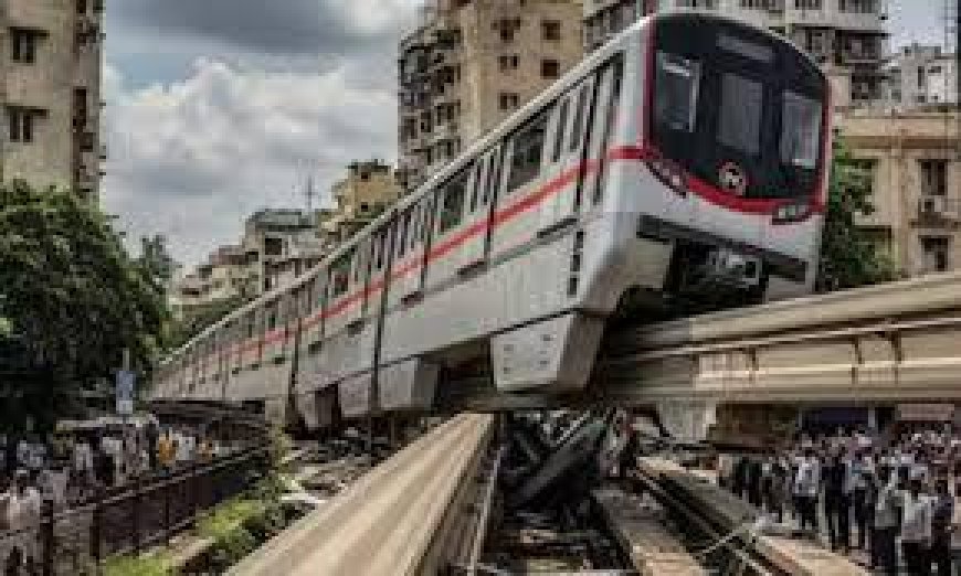 ముంబైలో పట్టాలు తప్పిన మోనోరైలు.. టెస్ట్ రన్‌లో ప్రమాదం