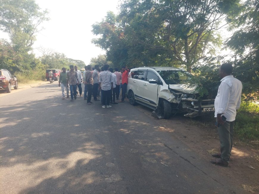 మేడిపల్లి సత్యం కాన్వాయ్‌కు త్రుటిలో తప్పిన