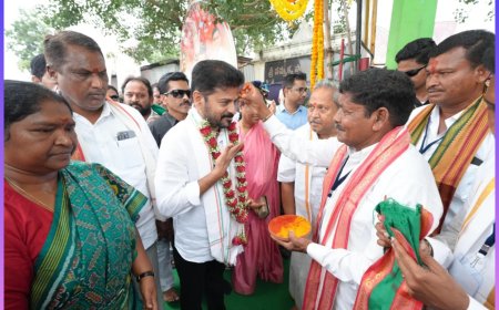 మనవడితో కలిసి నిలువెత్తు బంగారం… మేడారంలో సీఎం రేవంత్ రెడ్డి