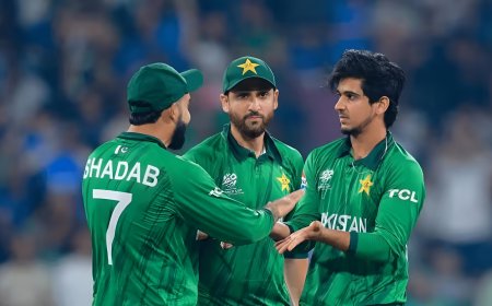 నమీబియాపై పాకిస్థాన్ భారీ విజయం.. సూపర్-8లోకి దూసుకెళ్లిన పాక్