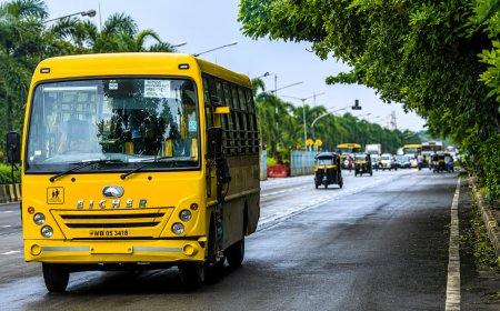 ఖమ్మంలో ఫిట్నెస్ లేకుండా స్కూల్ బస్సులా..?